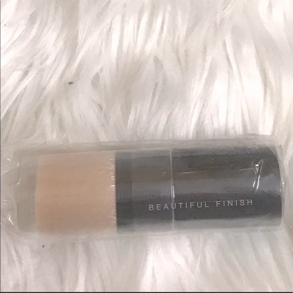 BareMinerals beautiful finish face brush